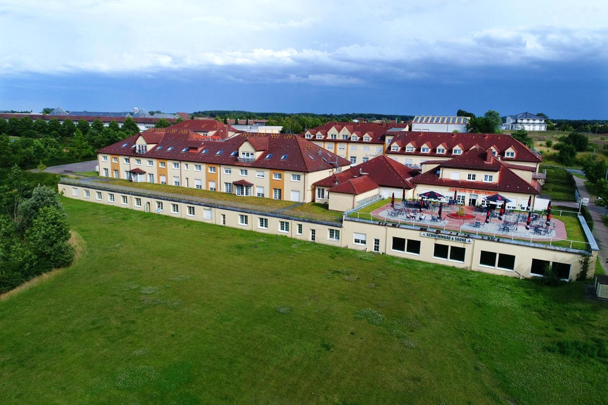 Hotel Reuterhof Reuterstadt Stavenhagen Exterior foto